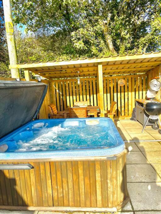 New! Country Boutique Escape . Hot Tub * Weare Giffard